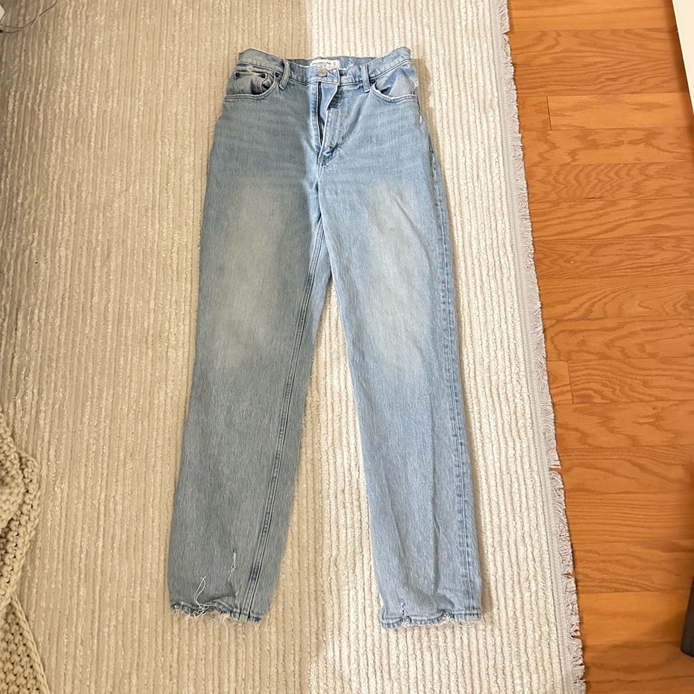 Abercrombie and Fitch 90’s straight ultra high rise jeans